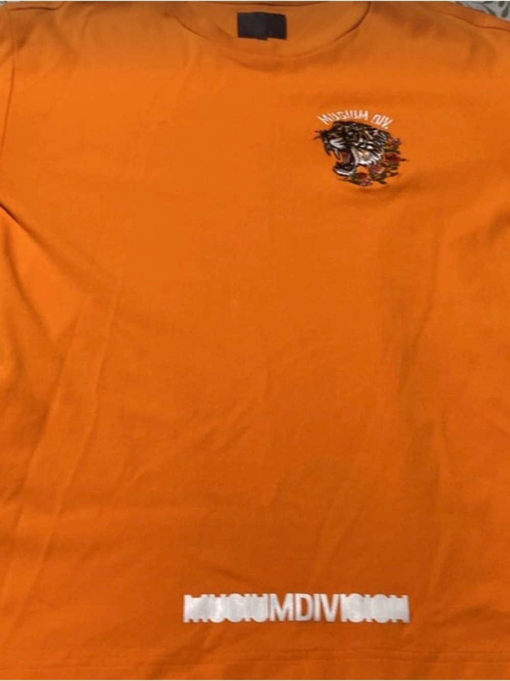NWOT Musium Div. Orange Tiger Graphic Men's T-Shirt